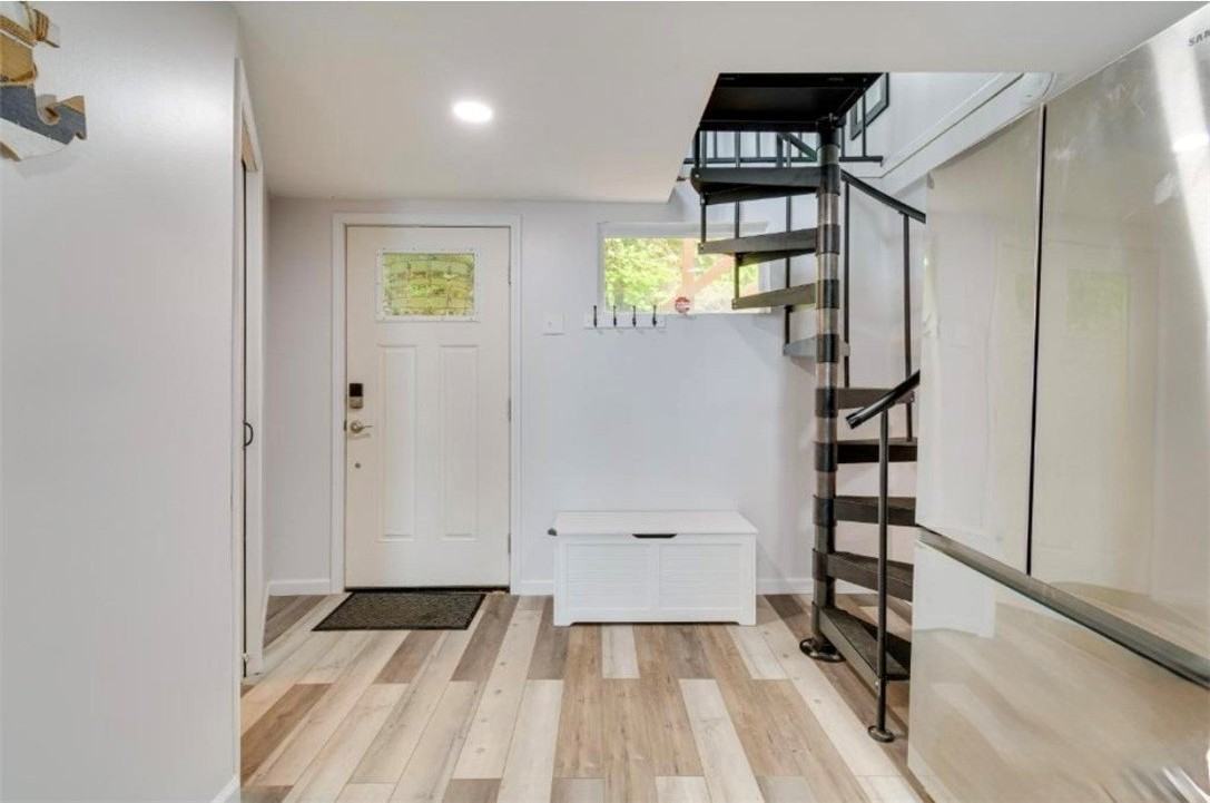 182 Lake Bluff Rd - Photo 2 of 20