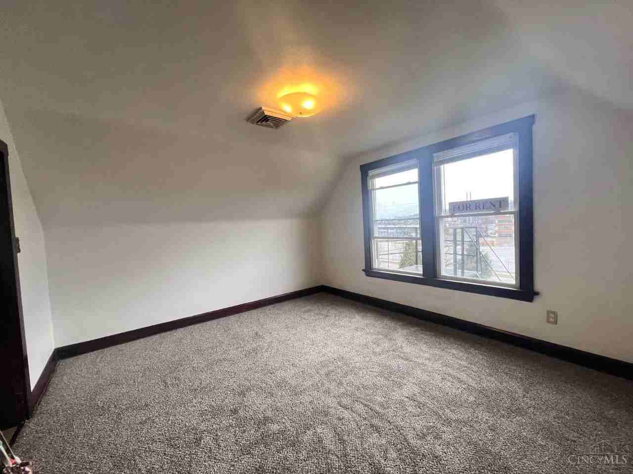 2417 Park Ave Apt 3 #3 - Photo 4 of 31