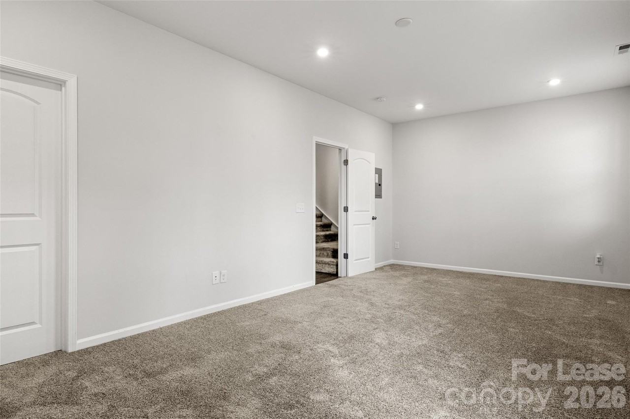 6985 Waterstone Dr - Photo 6 of 37