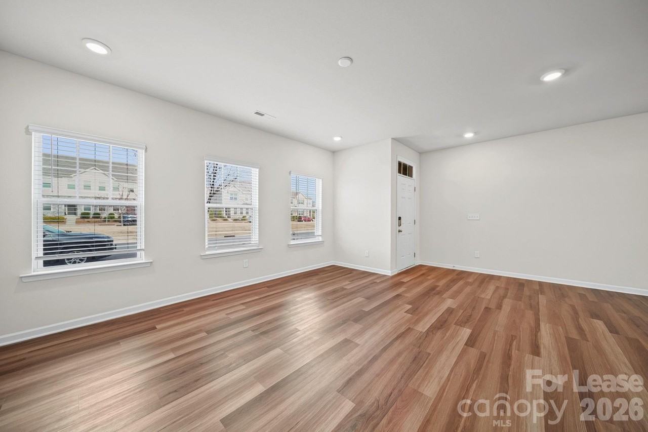 410 Kenwood Vw - Photo 7 of 39