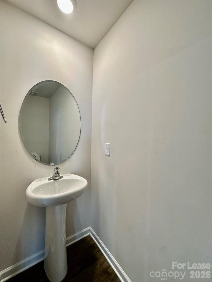 1603 Blue Velvet Ln - Photo 5 of 37