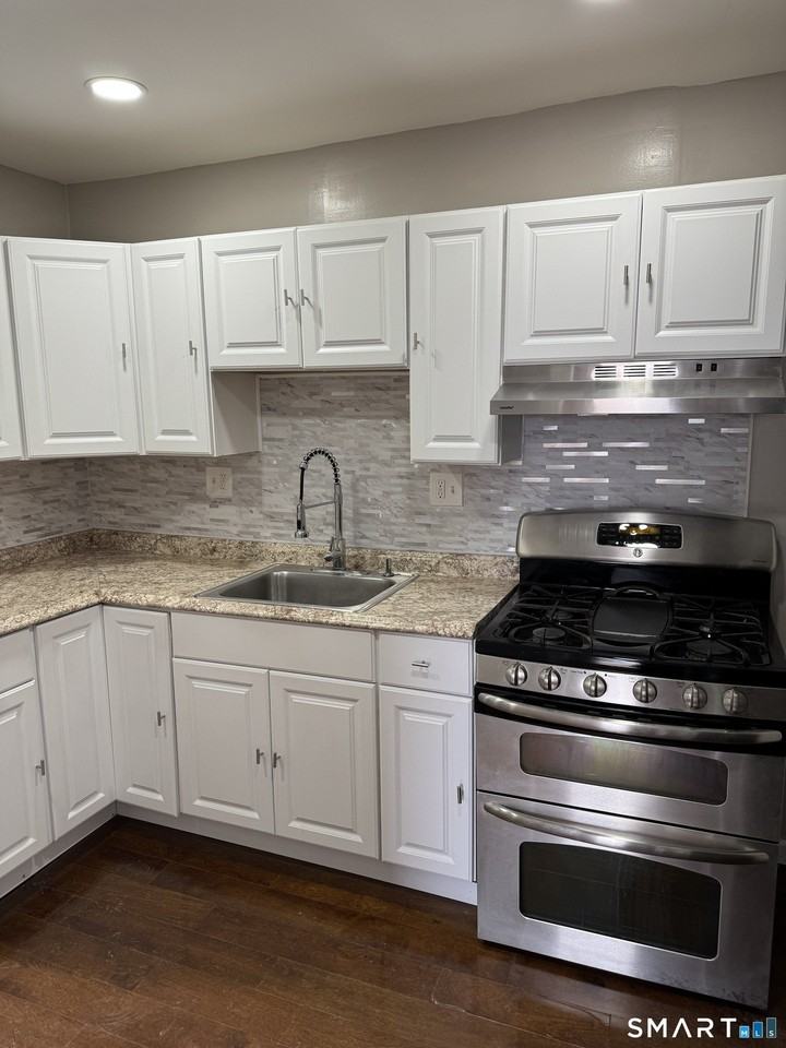 847 New Britain Ave - Photo 2 of 15