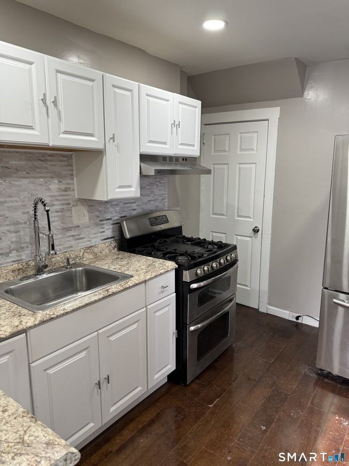 847 New Britain Ave - Photo 3 of 15