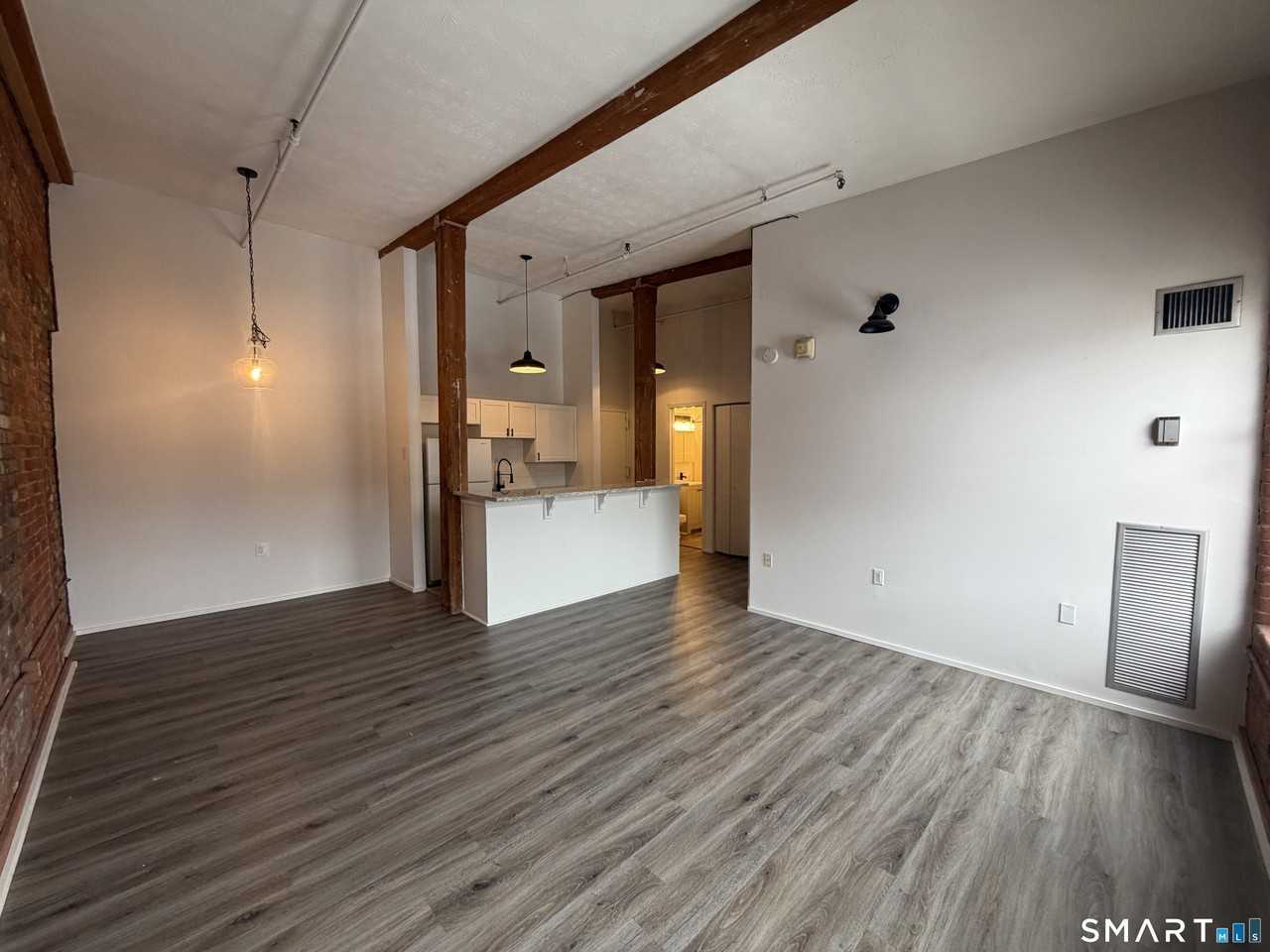 222 Williams St E Apt 402 - Photo 6 of 13