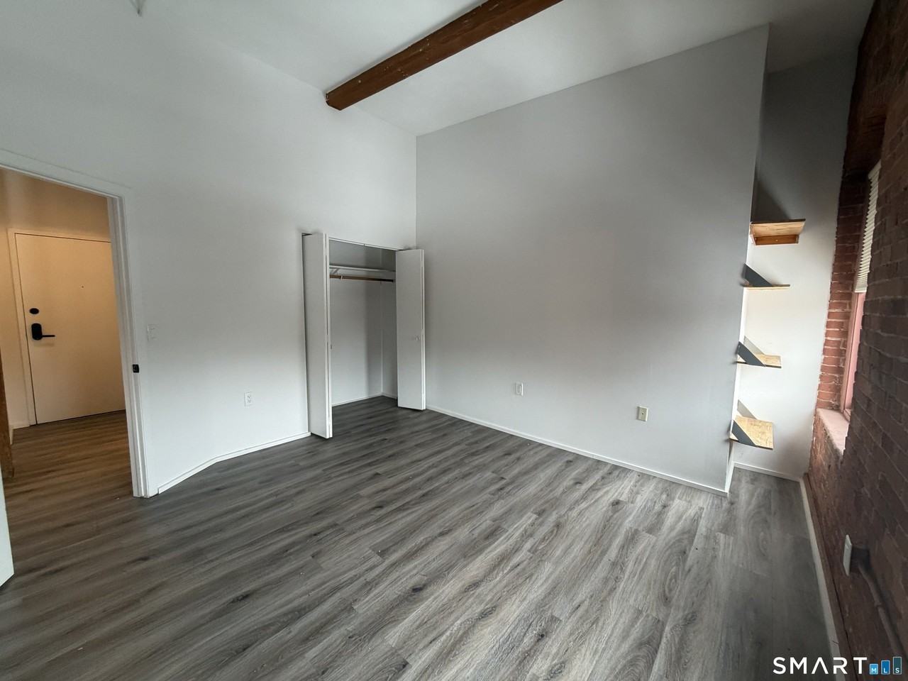 222 Williams St E Apt 402 - Photo 7 of 13