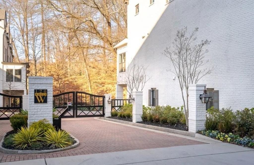 4518 Collins Ave - Photo 2 of 22