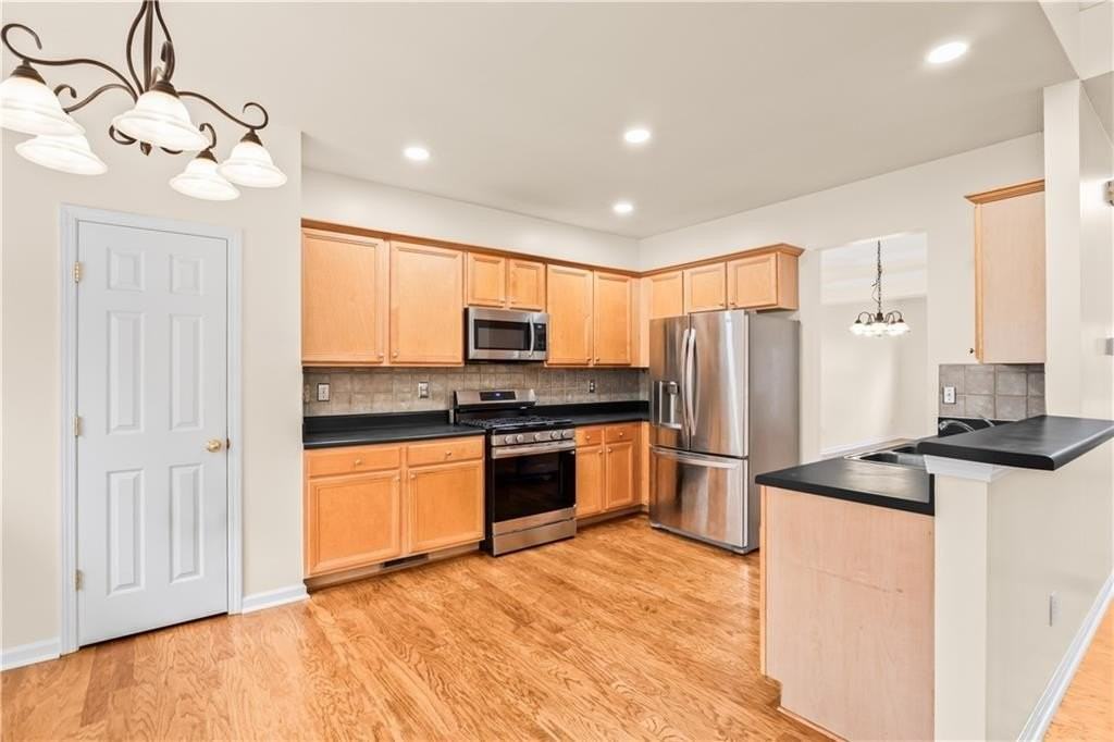 1419 Hornell Ln - Photo 4 of 37