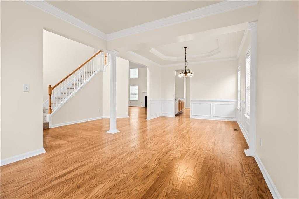 1419 Hornell Ln - Photo 7 of 37