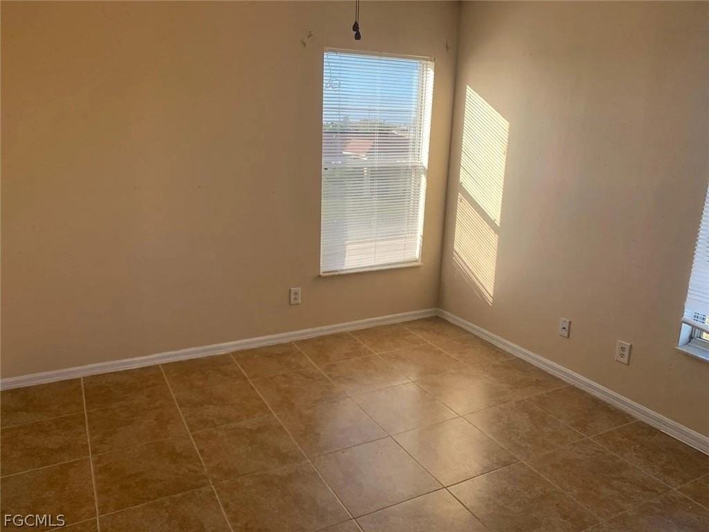 30 Ne 24th Ter - Photo 5 of 14