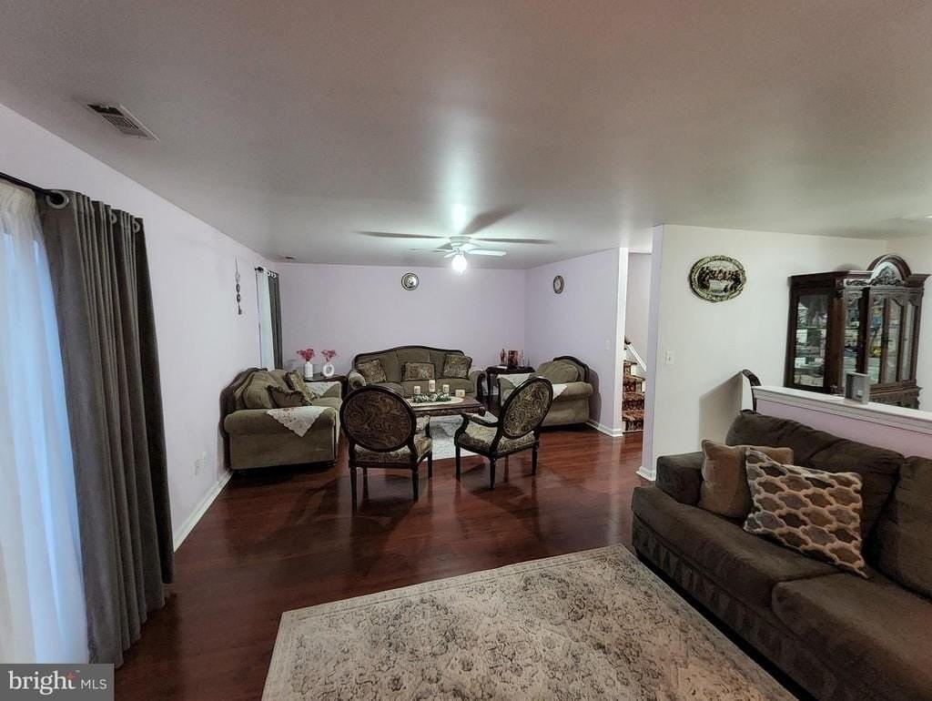 2 Adam Ct - Photo 7 of 34