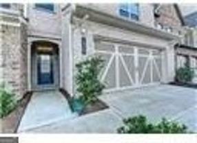 1075 Hampton Oaks Dr - Photo 1 of 1