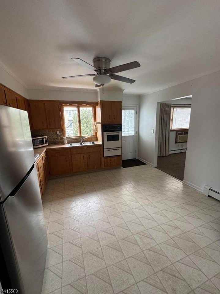 83 Maple Ave - Photo 3 of 12