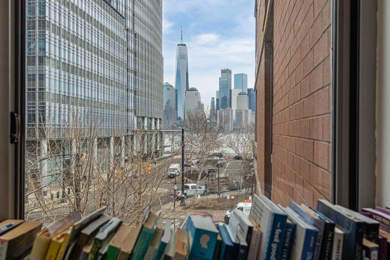 25 Hudson St #401 - Photo 2 of 22