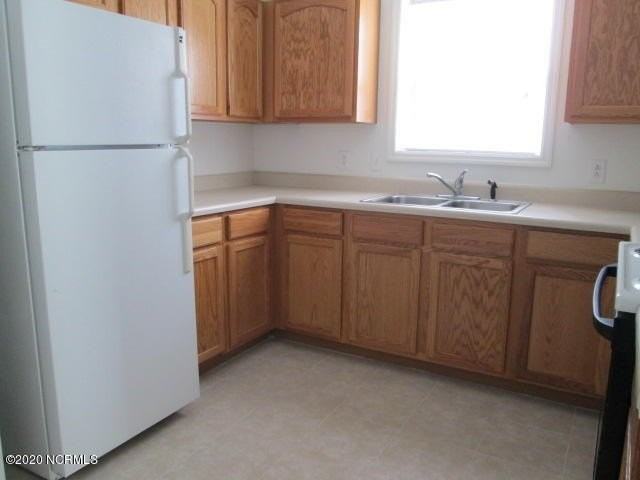 407 Belgrade Swansboro Rd Unit B - Photo 6 of 10