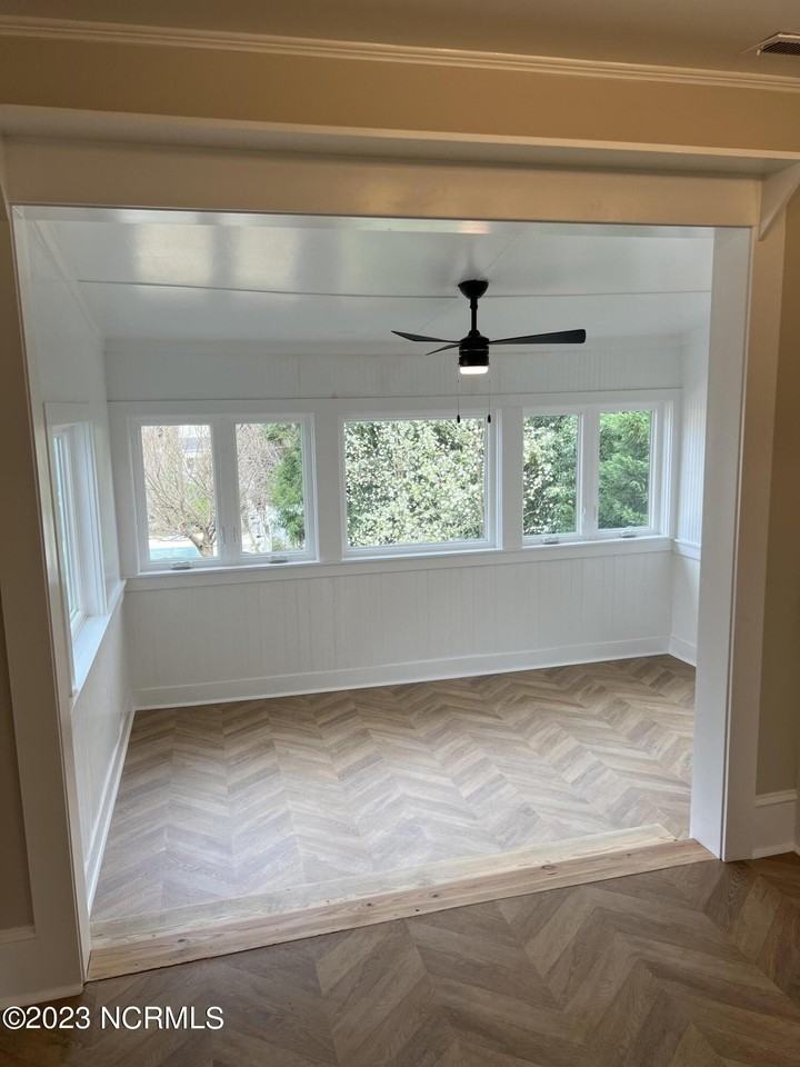 145 E Vermont Ave Unit B - Photo 4 of 17