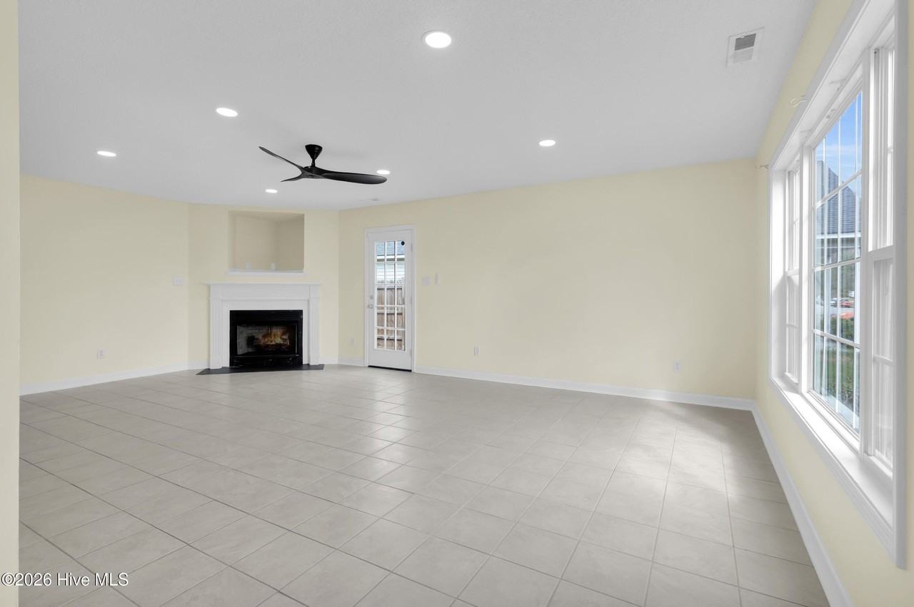 216 Attmore Dr - Photo 2 of 24