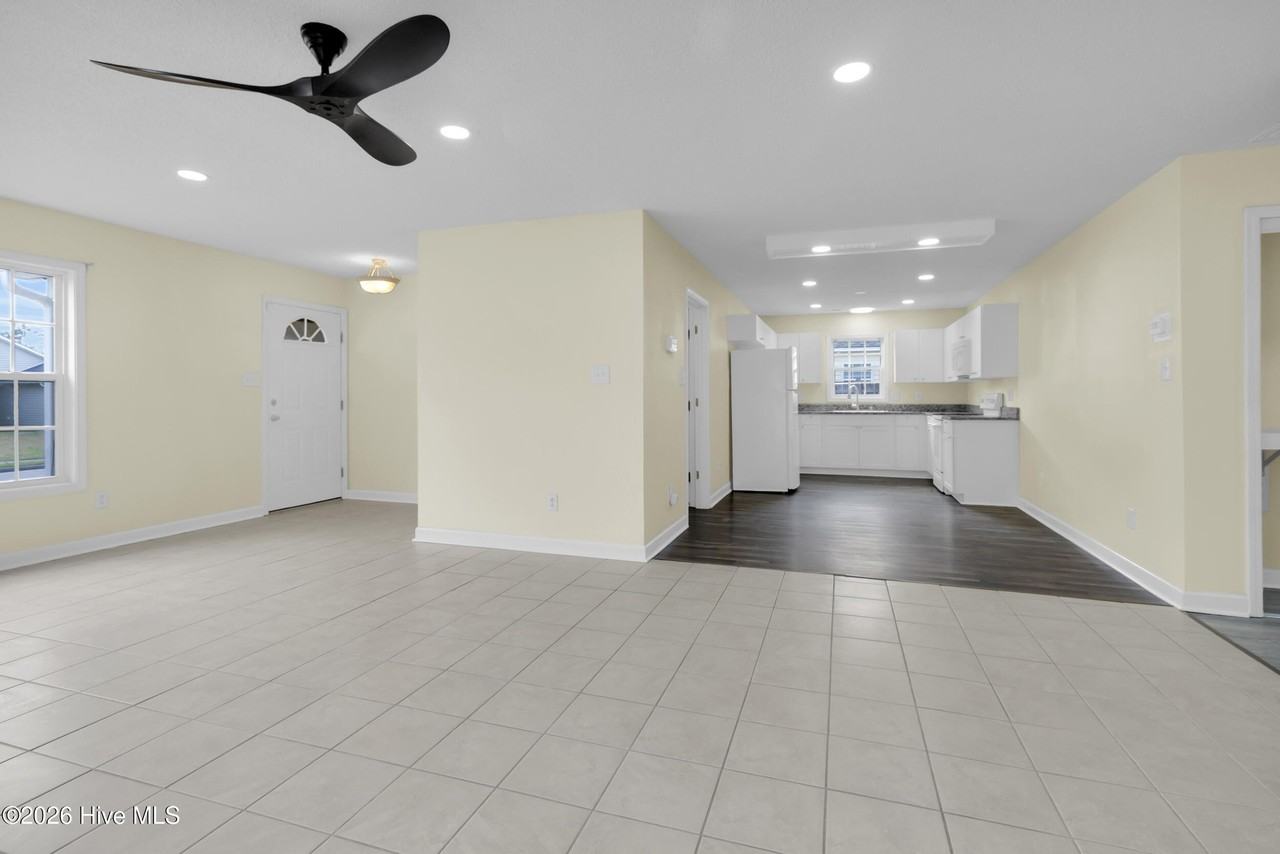 216 Attmore Dr - Photo 4 of 24