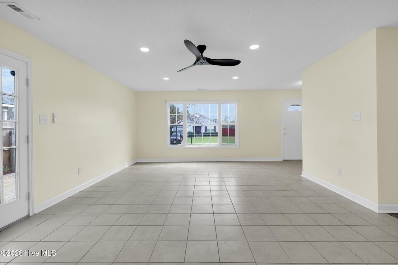 216 Attmore Dr - Photo 5 of 24