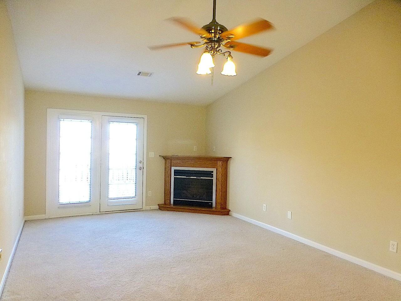 7014 Reagan Cir - Photo 4 of 8