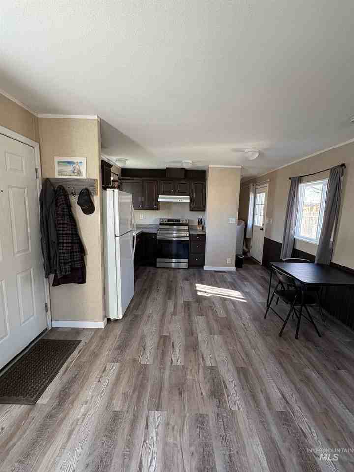 5677 E Woodcross Dr - Photo 4 of 11