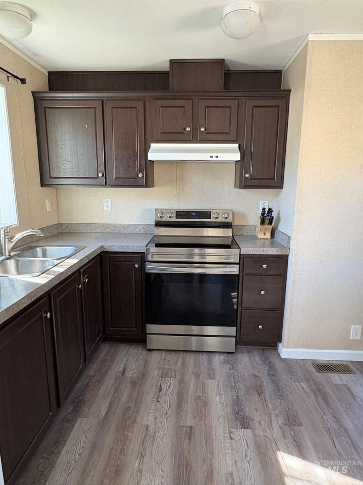 5677 E Woodcross Dr - Photo 5 of 11