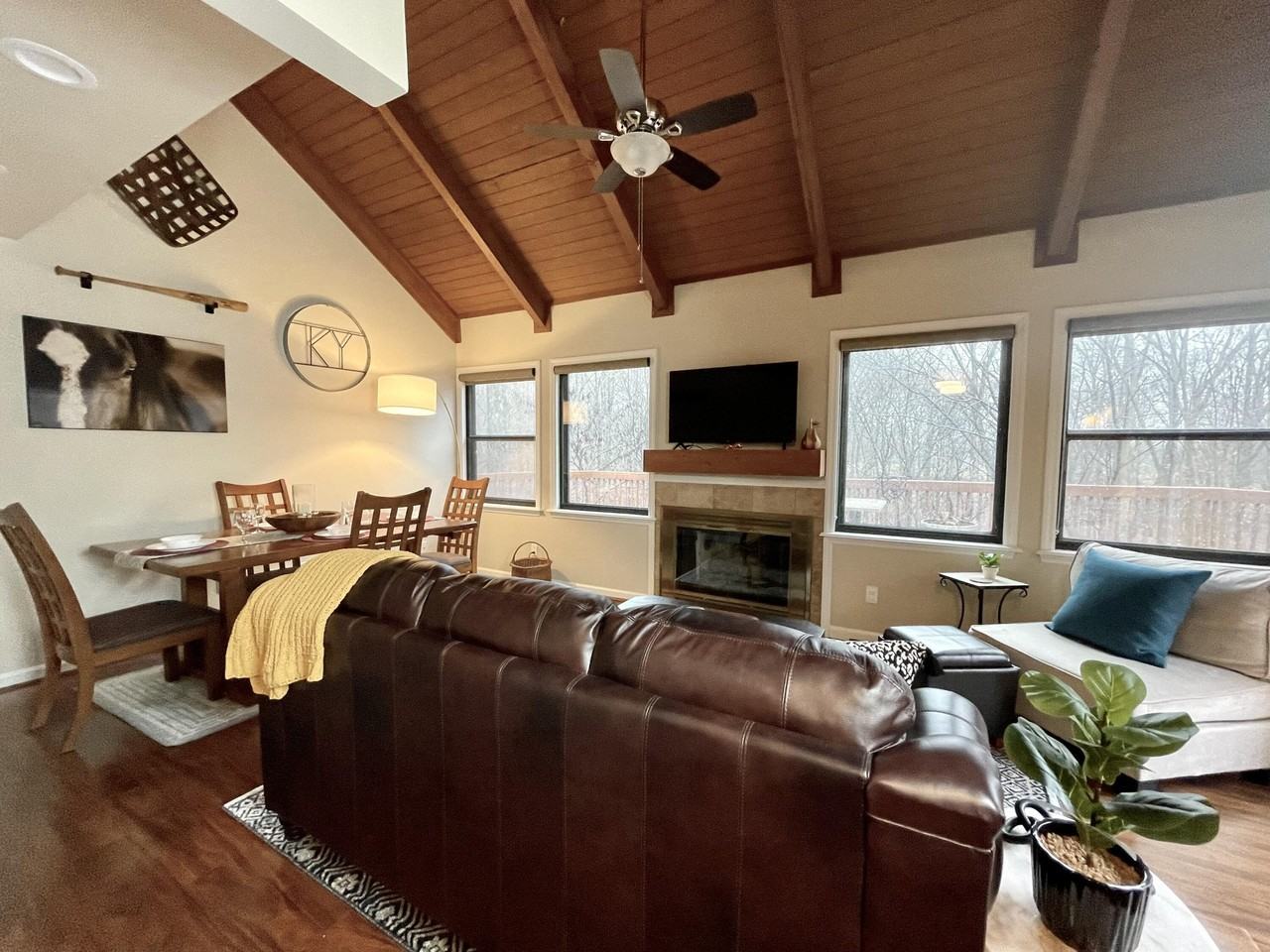 5344 Sleepy Hollow Dr - Photo 4 of 42