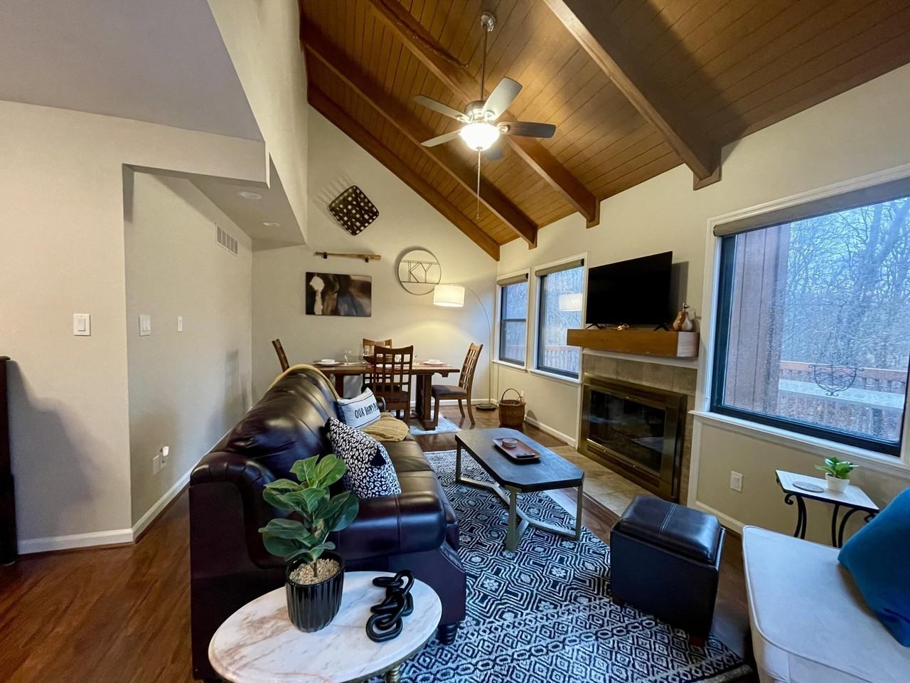 5344 Sleepy Hollow Dr - Photo 7 of 42