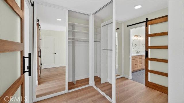 22866 Mariano Dr - Photo 2 of 8