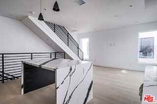 11814 1/2 Gilmore St - Photo 2 of 8