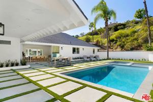 featured image of 4405 Estrondo Dr