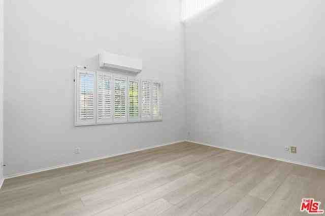4345 Canoga Ave - Photo 3 of 8