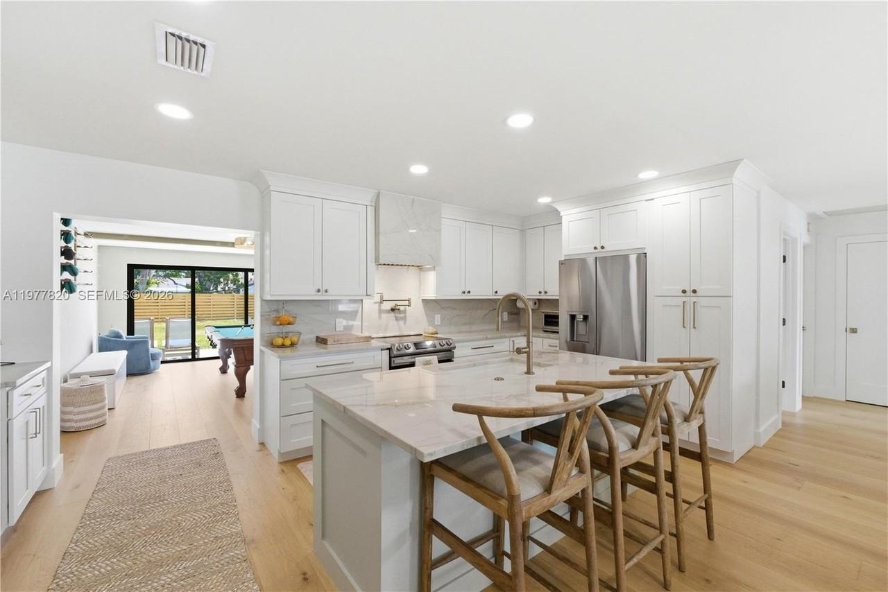 403 Daly Dr - Photo 3 of 30