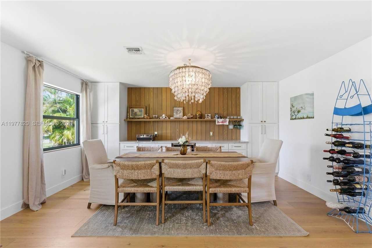 403 Daly Dr - Photo 5 of 30