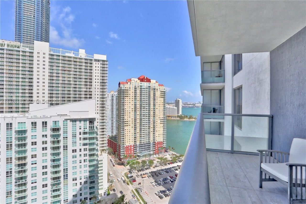 1300 Brickell Bay Dr #2700 - Photo 3 of 50