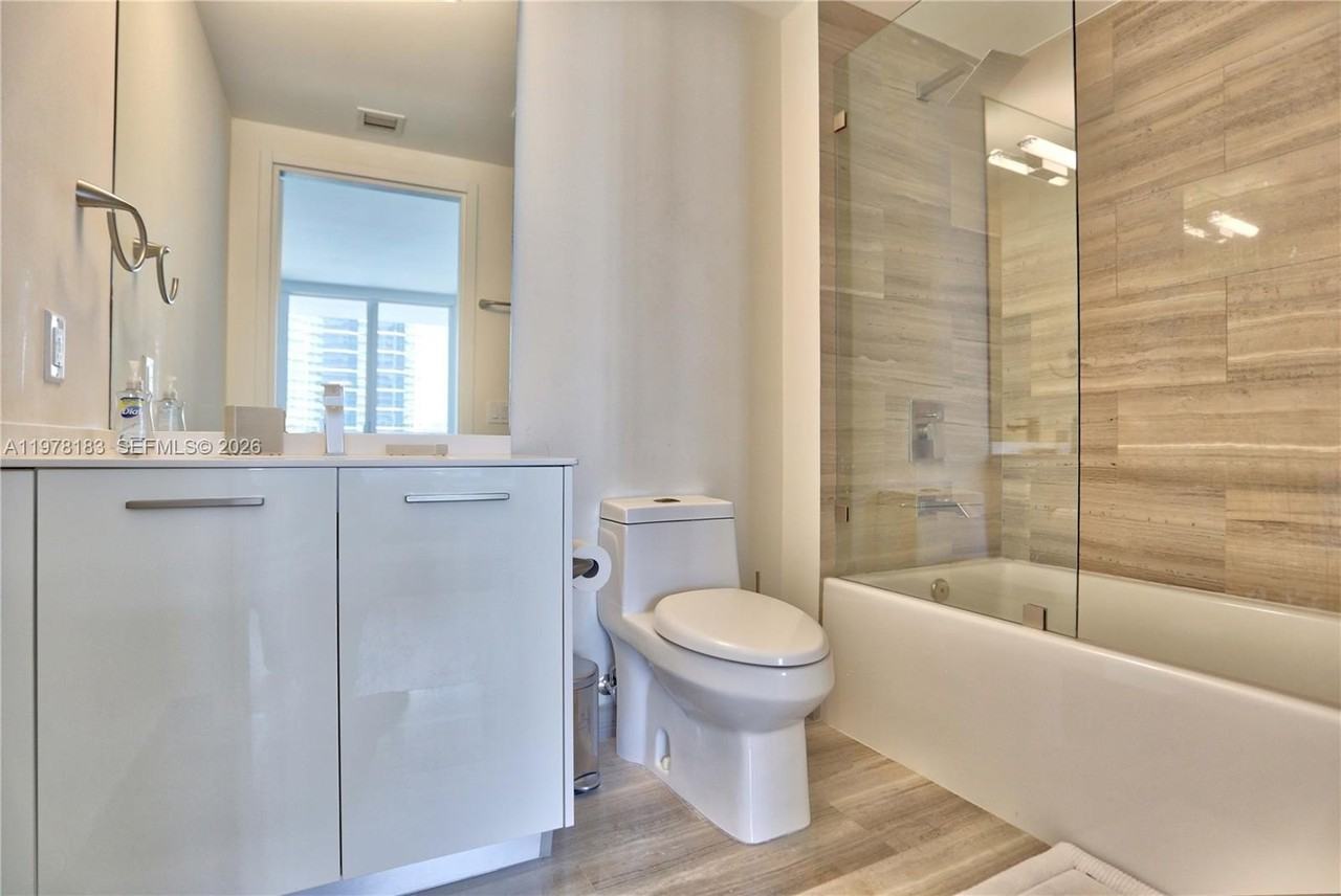 1300 Brickell Bay Dr #2700 - Photo 6 of 50