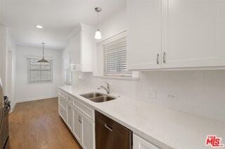 6711 W 87th Pl - Photo 5 of 8