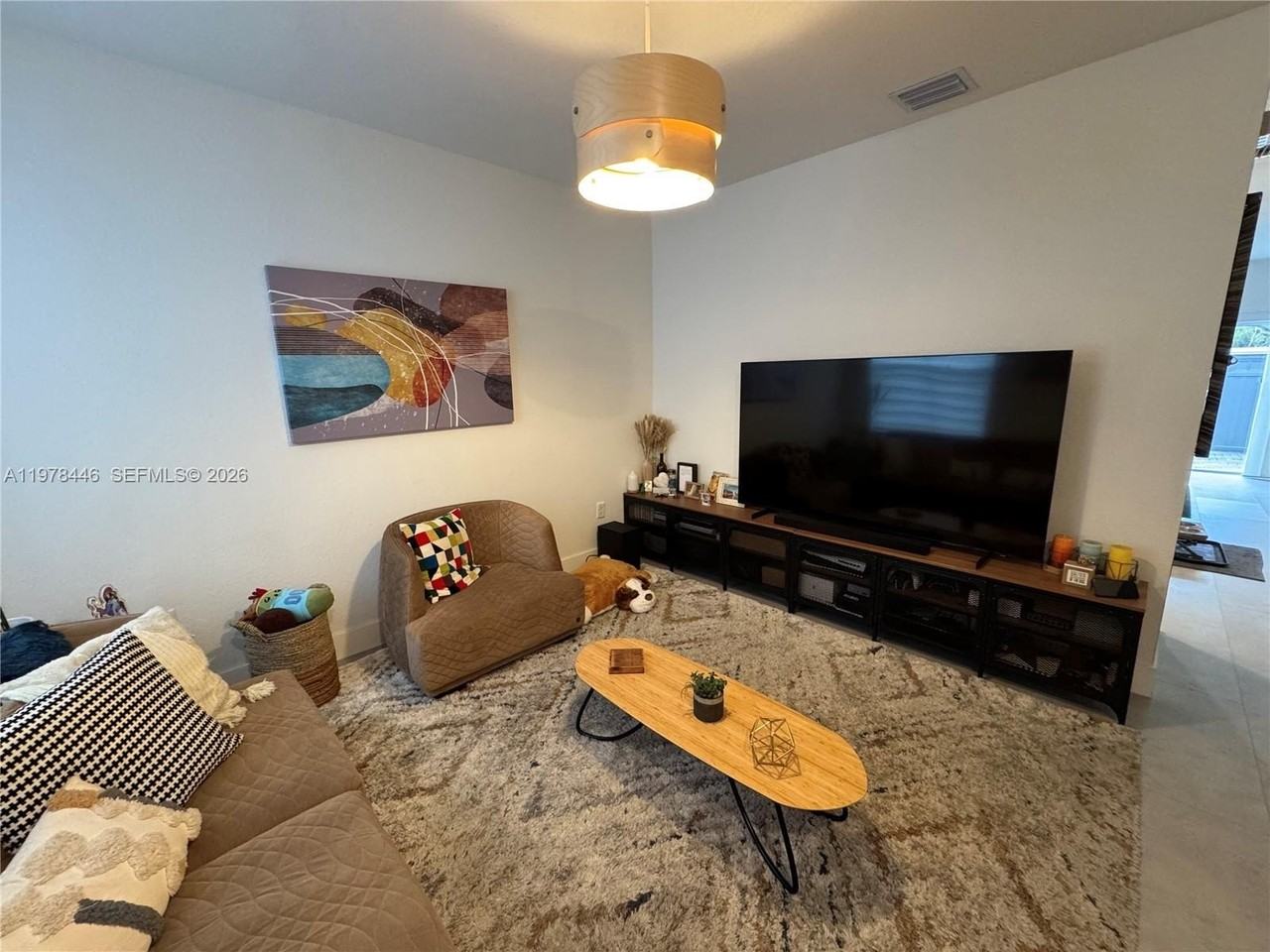 2604 Se 19th St - Photo 2 of 48