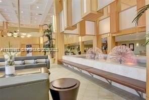 918 Twin Lakes Dr #8M - Photo 4 of 29