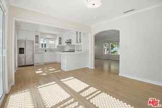 2317 Veteran Ave - Photo 4 of 8