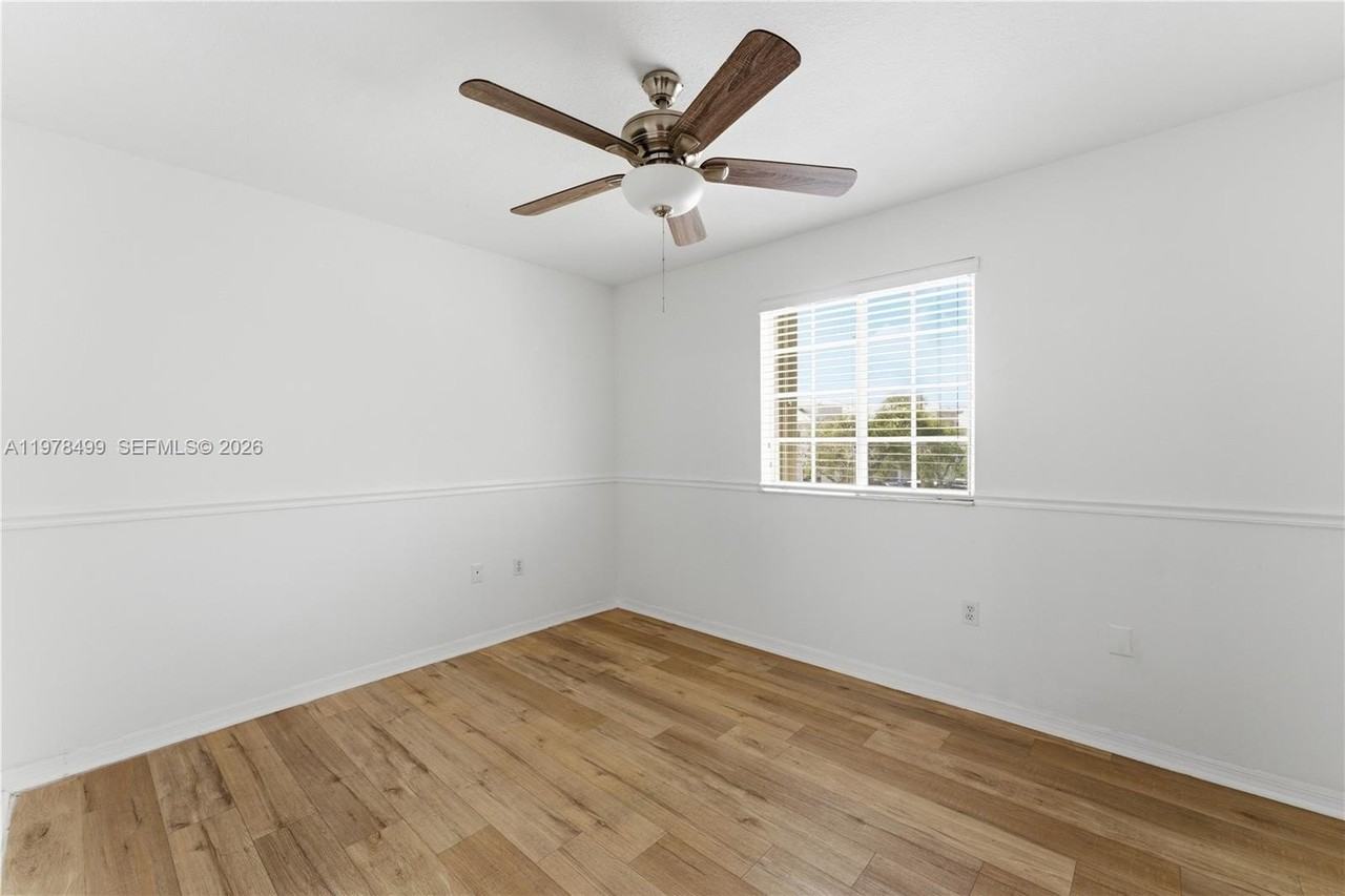 15720 Sw 92nd Ave #5A - Photo 5 of 35