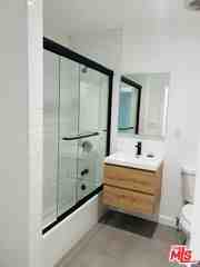 8906 S Harvard Blvd - Photo 6 of 8