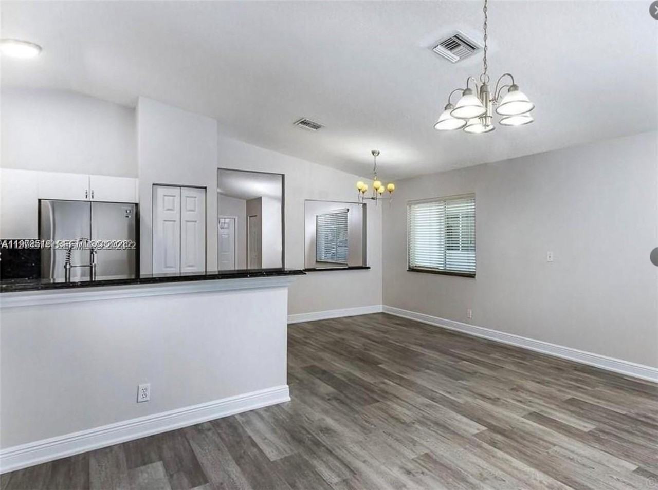 1213 Sw 46th Way - Photo 5 of 20