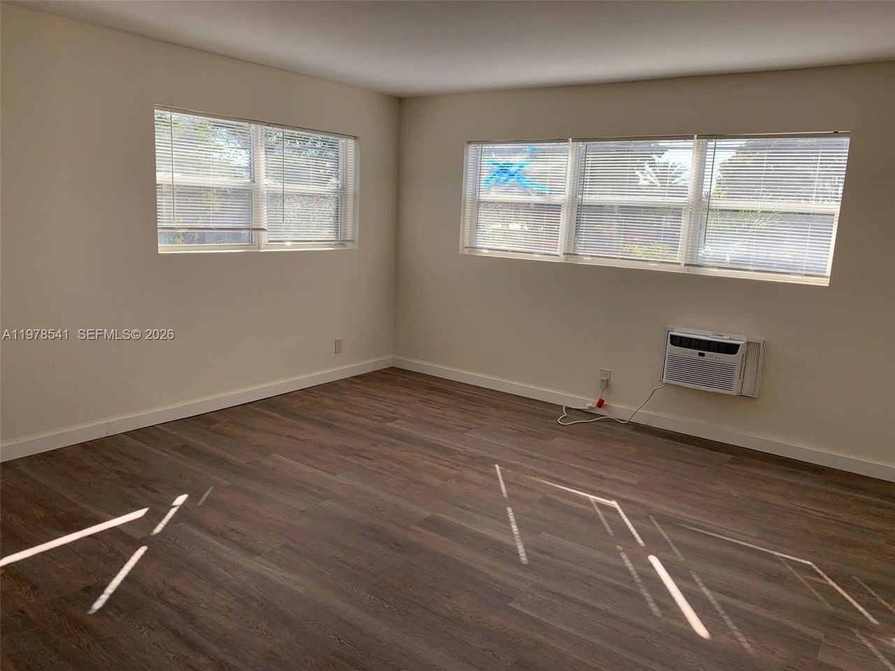 312 S 17th Ave #312 - Photo 5 of 12
