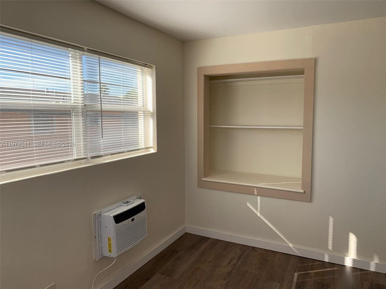 312 S 17th Ave #312 - Photo 6 of 12