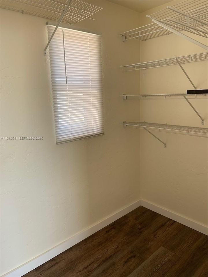 312 S 17th Ave #312 - Photo 7 of 12