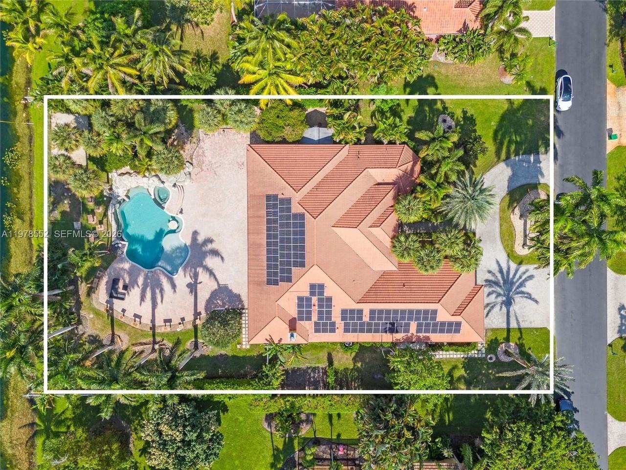 2161 Sw 131st Ter - Photo 2 of 50