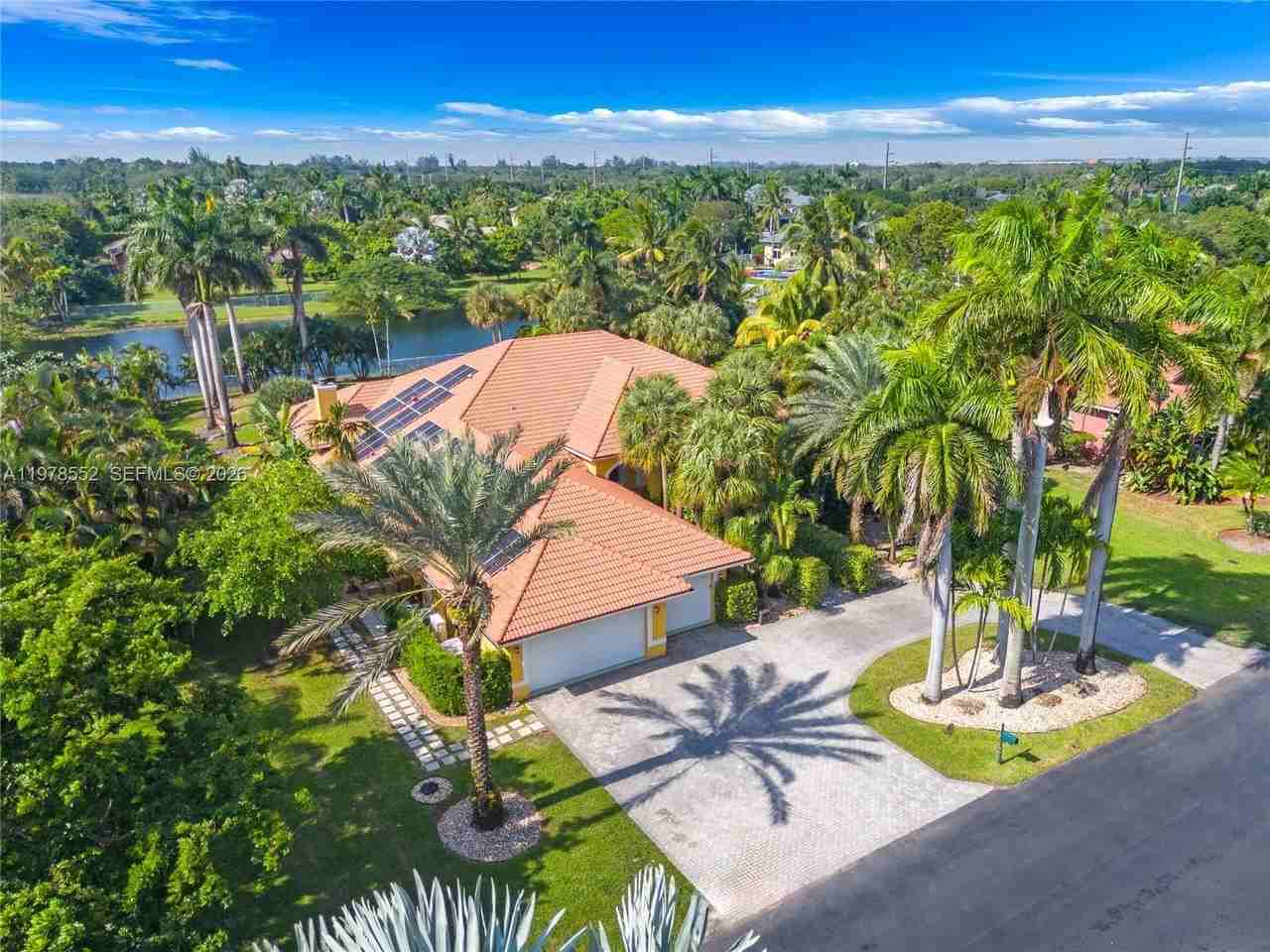 2161 Sw 131st Ter - Photo 4 of 50