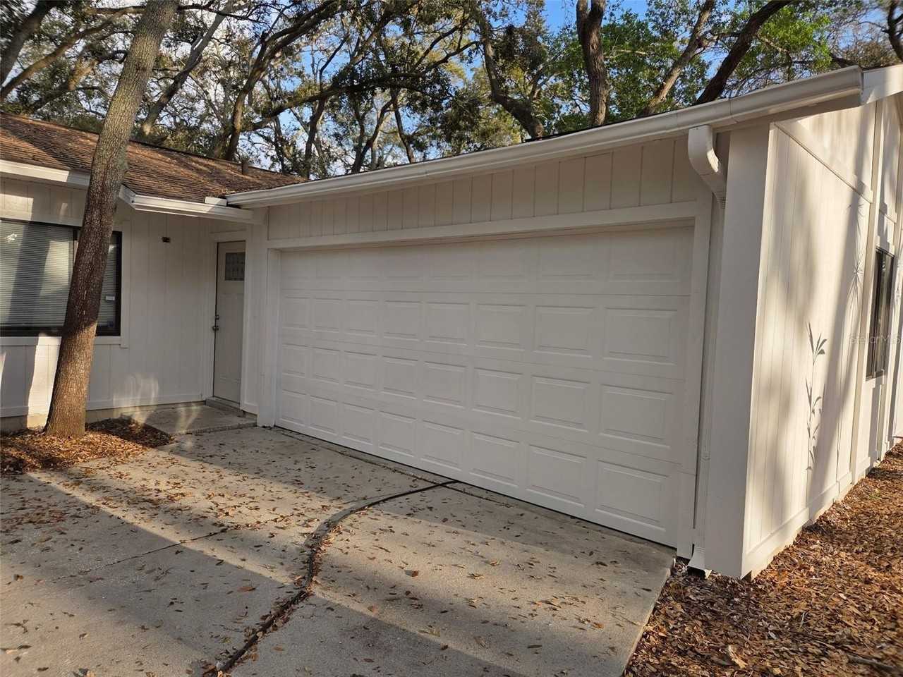 2067 Red Cedar Ln - Photo 2 of 25