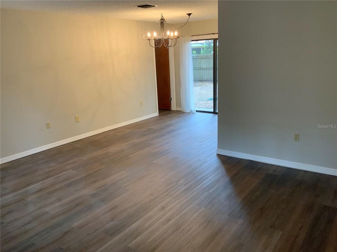 2067 Red Cedar Ln - Photo 4 of 25