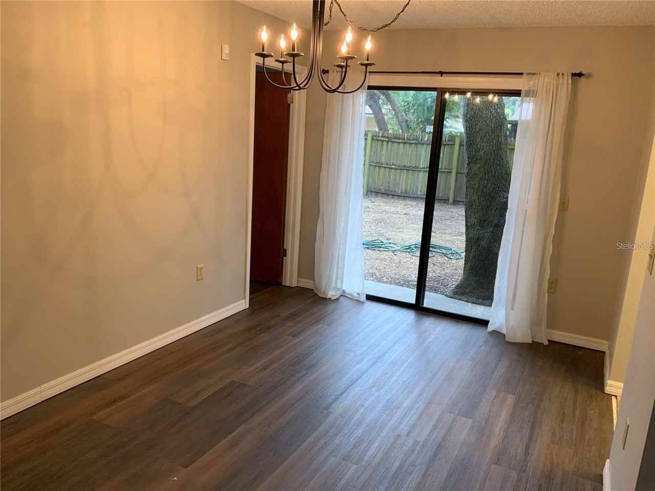 2067 Red Cedar Ln - Photo 7 of 25